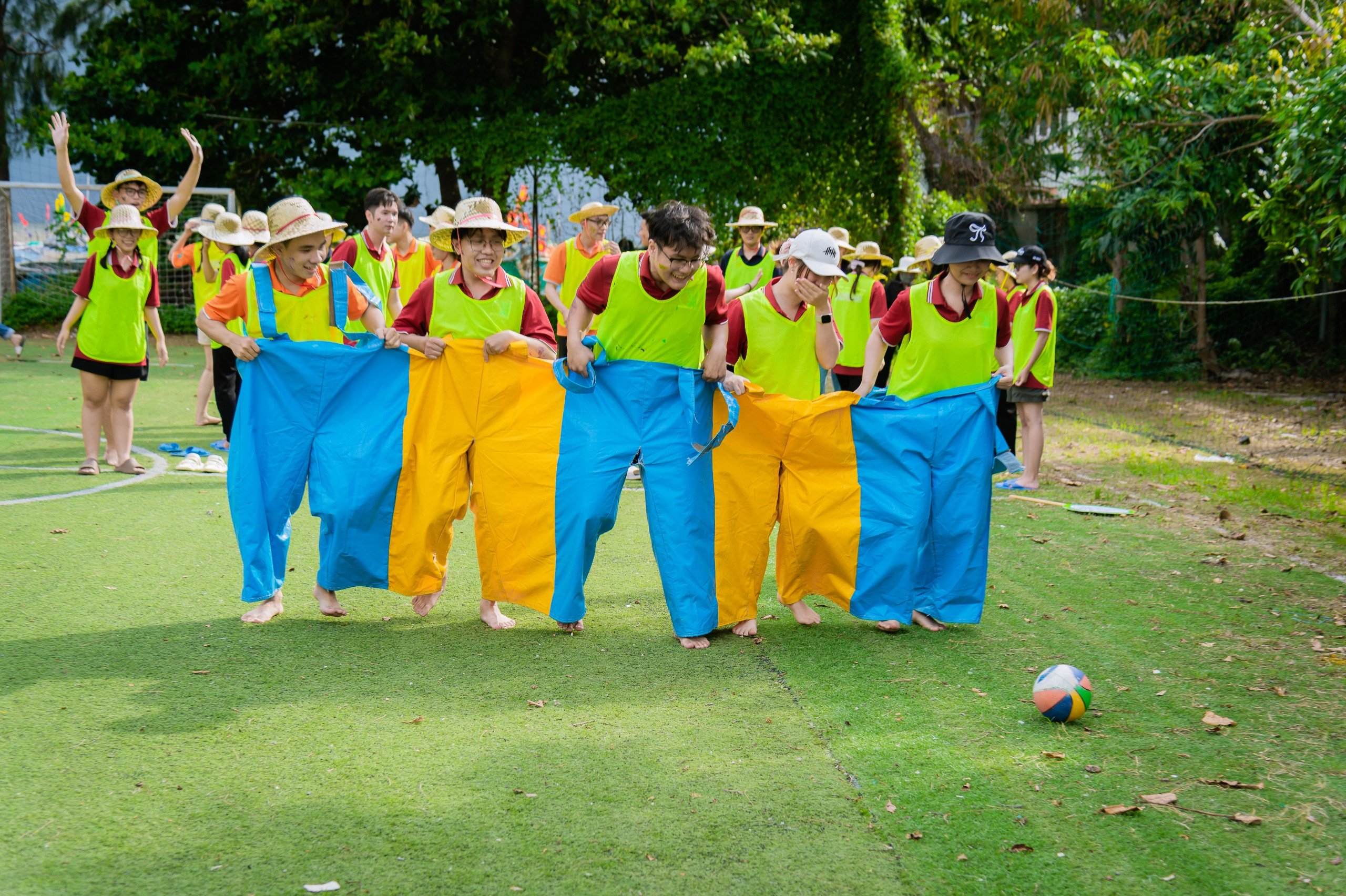 Dynamic summer - work hard, play hard