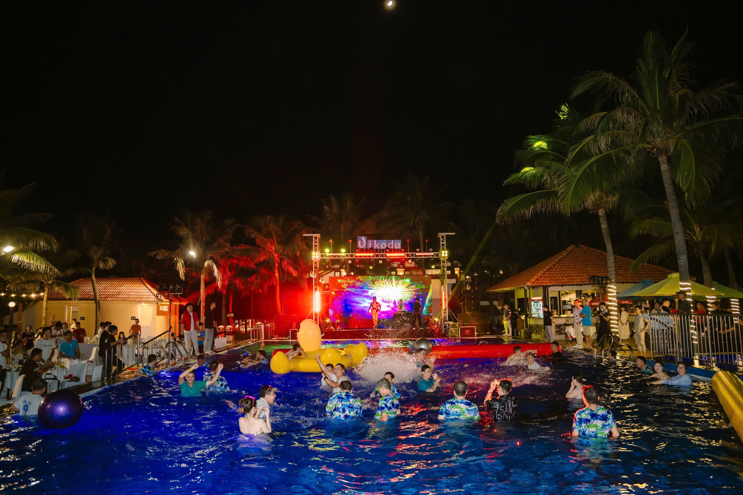 Year End Party là gì? Ý nghĩa của Year End Party và cách tổ chức tiệc tất niên 2024 ấn tượng