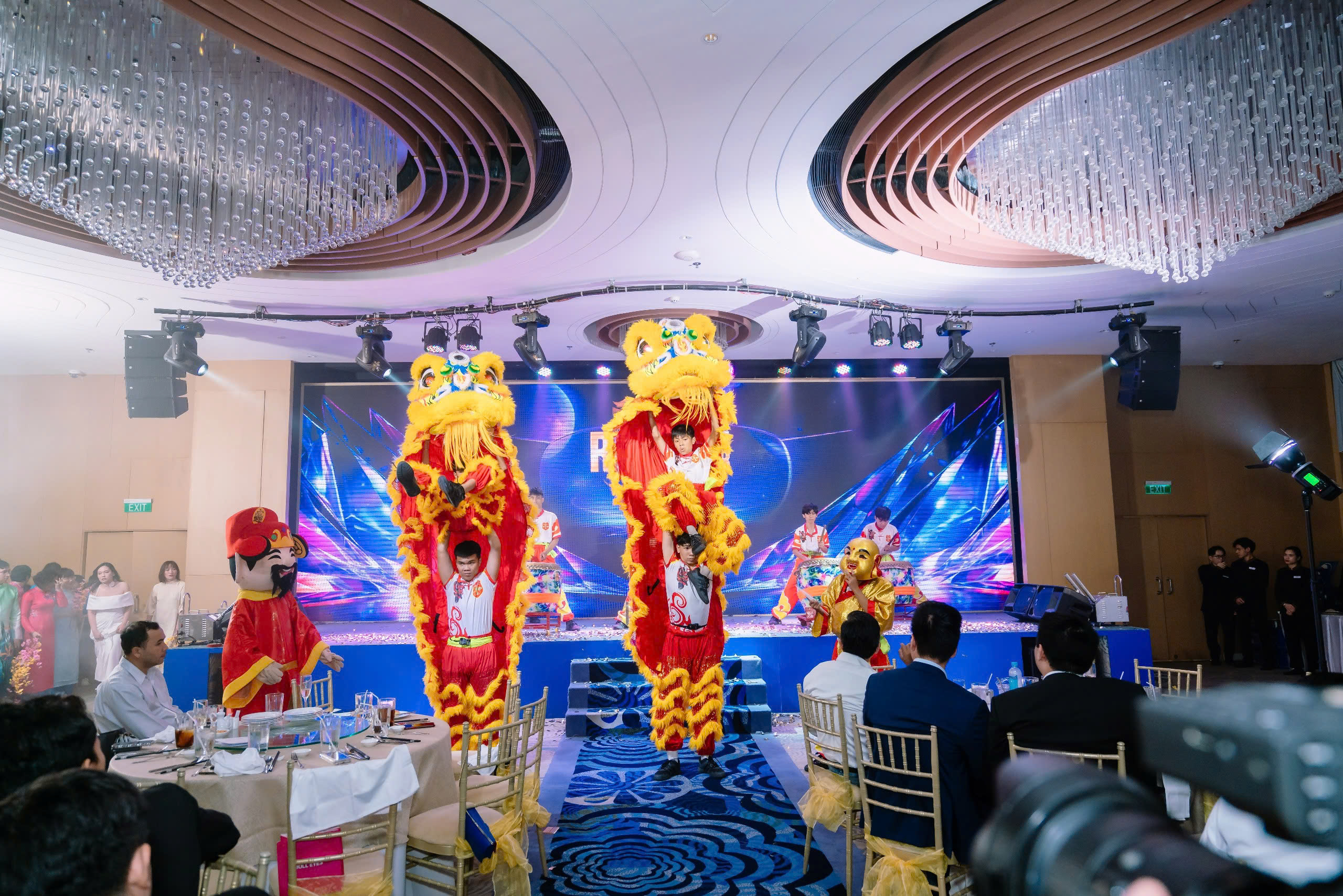 Year End Party là gì? Ý nghĩa của Year End Party và cách tổ chức tiệc tất niên 2024 ấn tượng